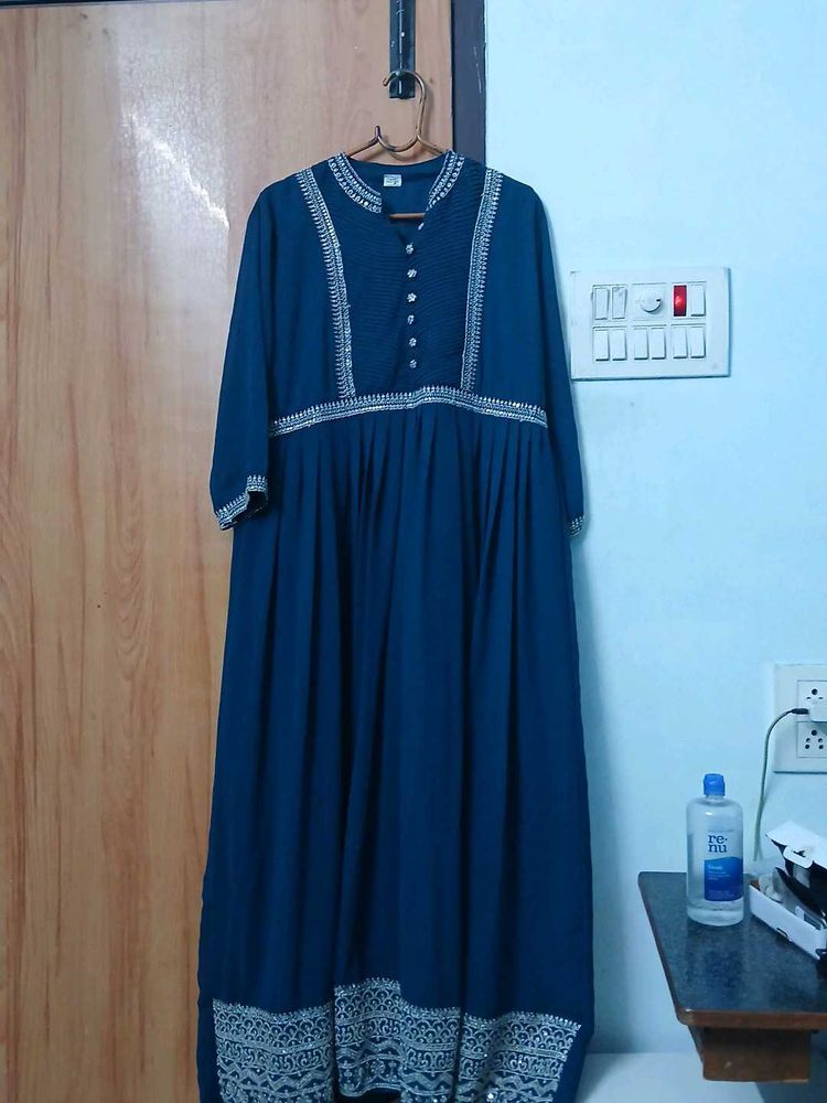 Elegant Blue Embroidered Kurta