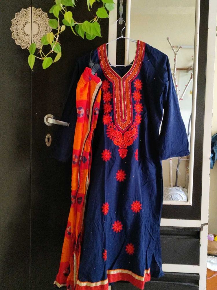 Embroidered Blue &amp; Orange Dupatta Kameez