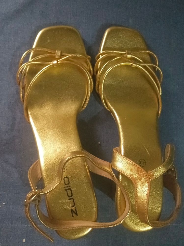 Price Drop💥💥 ZUDIO Golden Heels💥💥Only Today