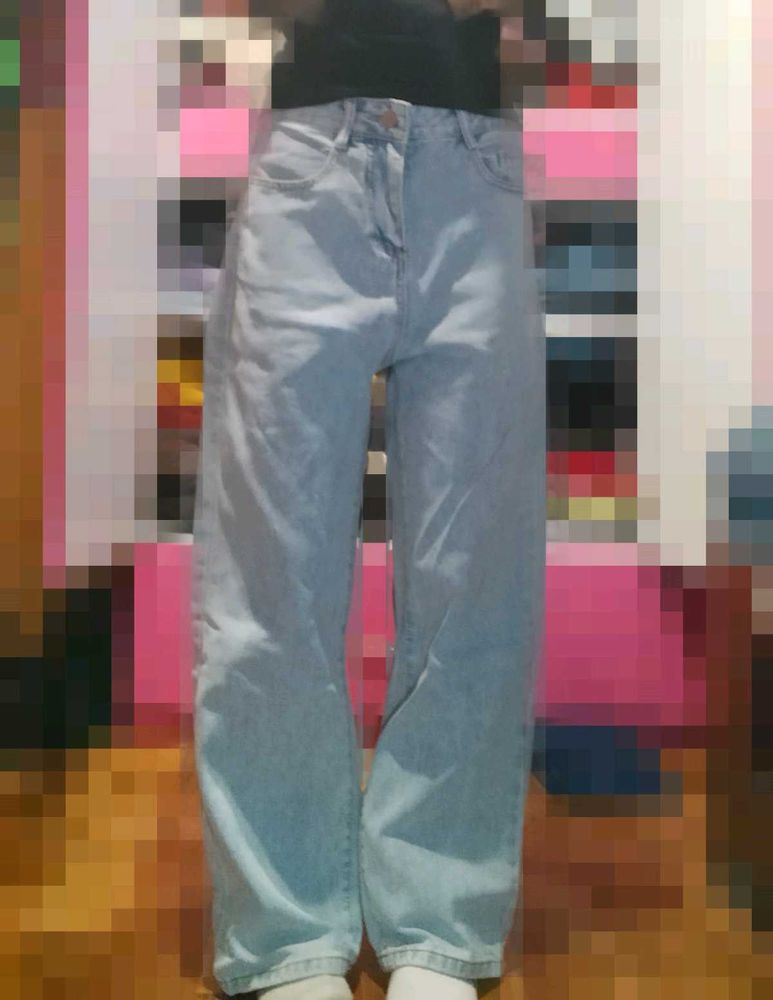 Light Wash Straight Leg Jeans