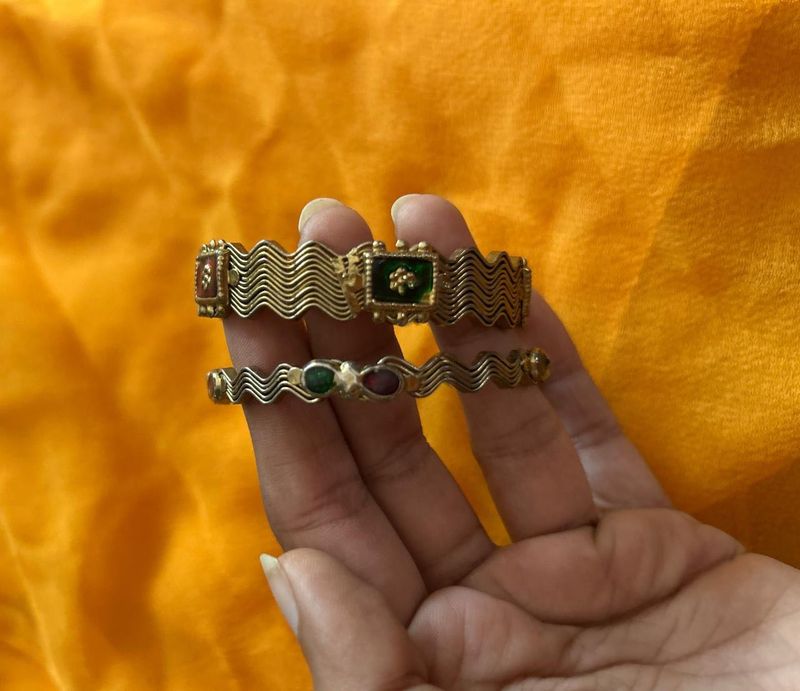 Set of 2 Gold Bangles