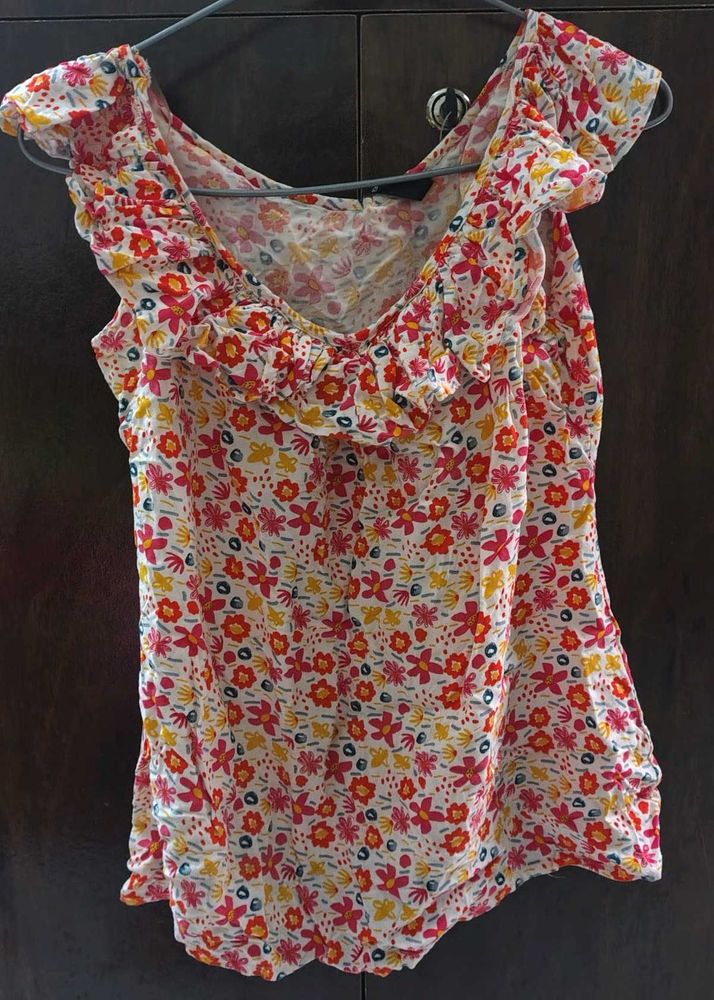 Floral detailed White Top