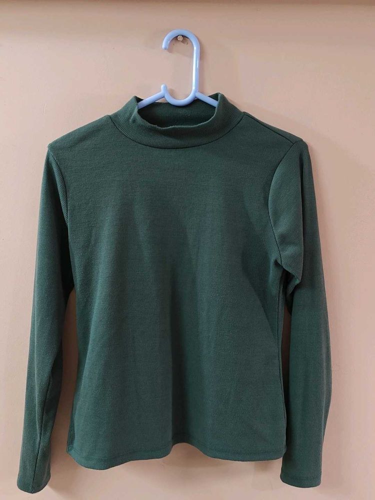 Green Mock Neck Long Sleeve Top