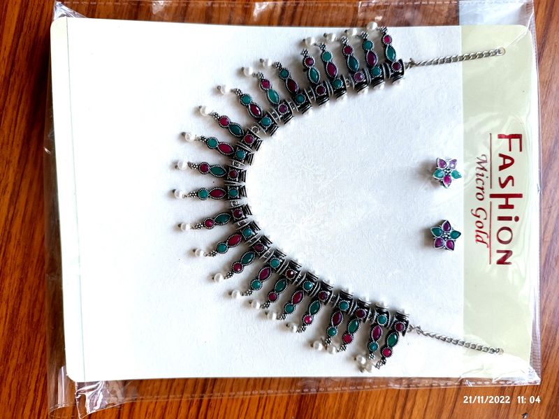 emerald &amp;Ruby color oxidized silver necklace