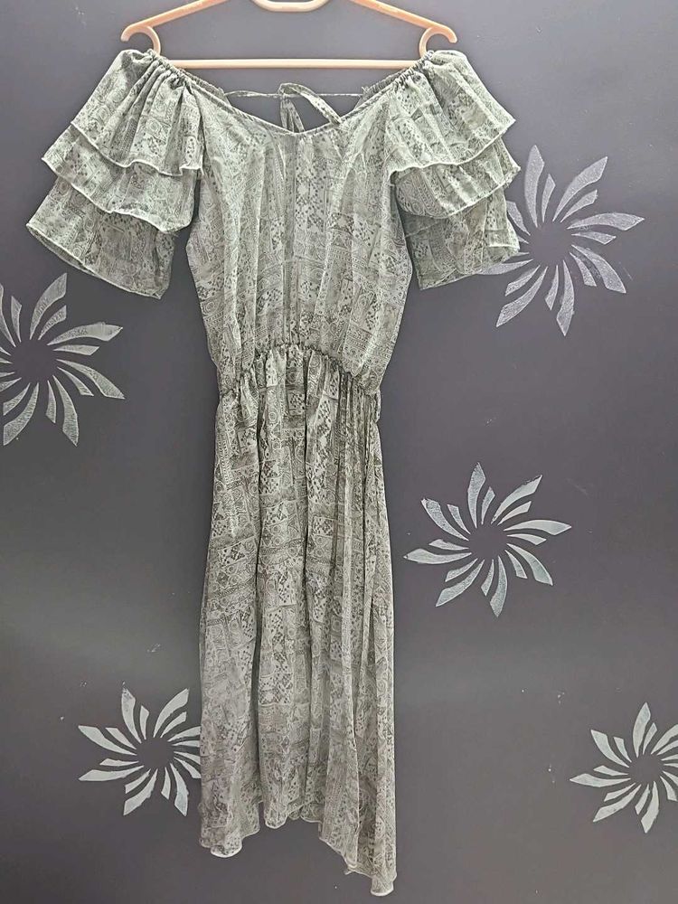 Off-Shoulder Ruffle Dress
