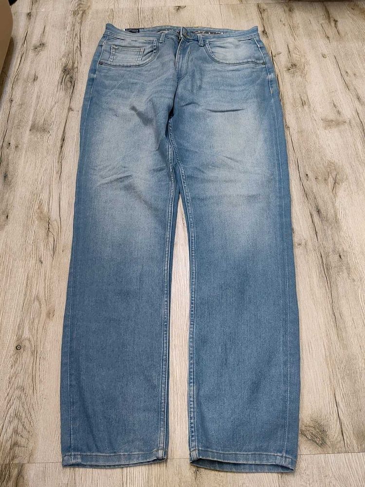 Sc7242 Van Heusen Jeans Waist 32
