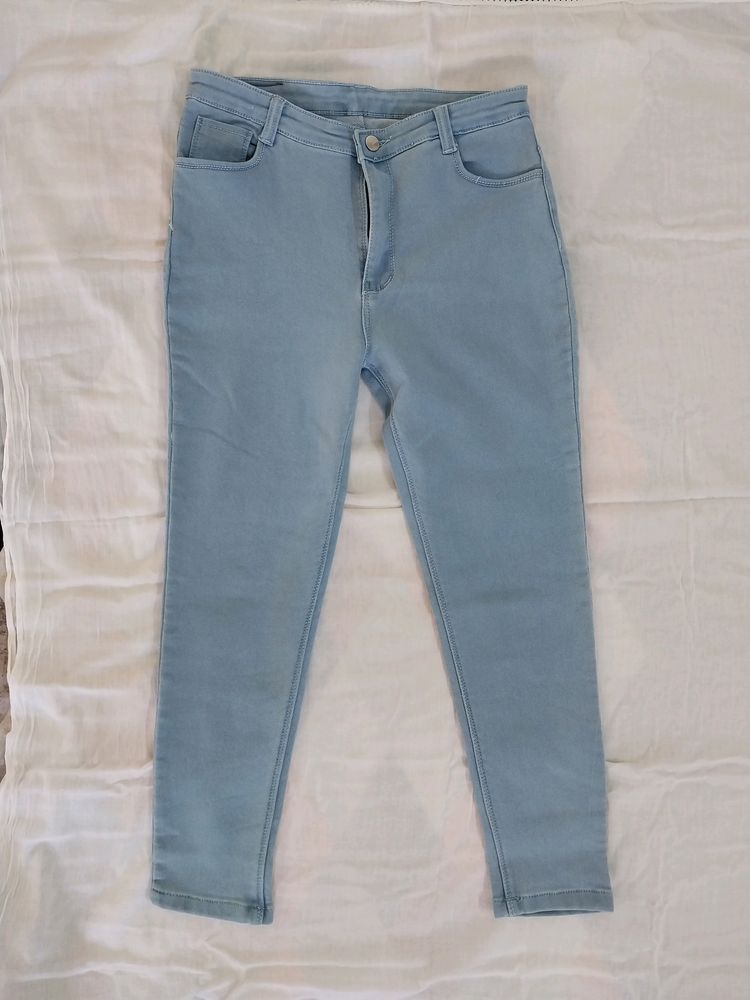 Size 30 - Skinny Fit - High Rise -