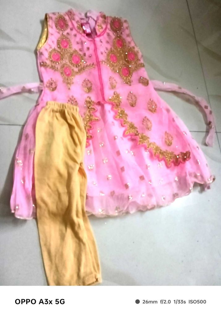 Pink &amp; Gold Embroidered Girl&#39;s Outfit