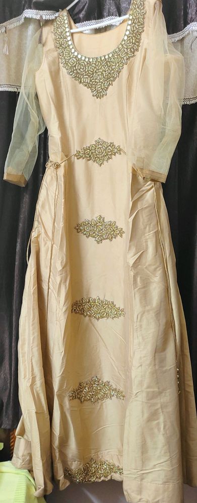 GRAB SOON..Golden long gown 5 year old