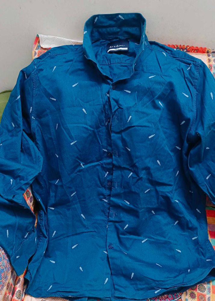 Men&#39;s Blue Printed Button-Down Shirt