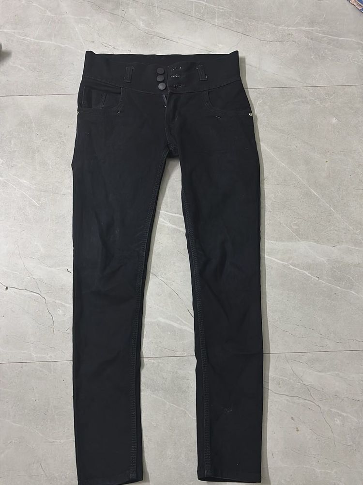 Black High-Waisted Skinny Jeans