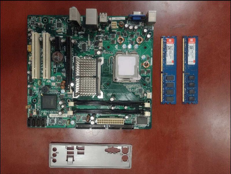 Intel DG31PR Motherboard + 2x DDR2 Ram