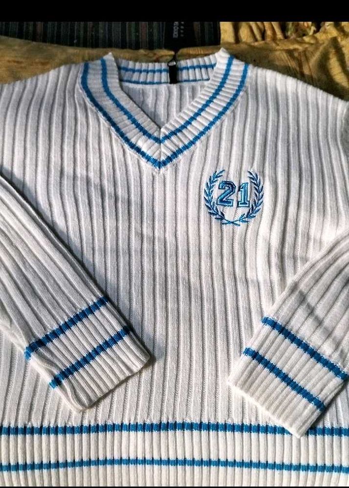 Trendy White Sweater