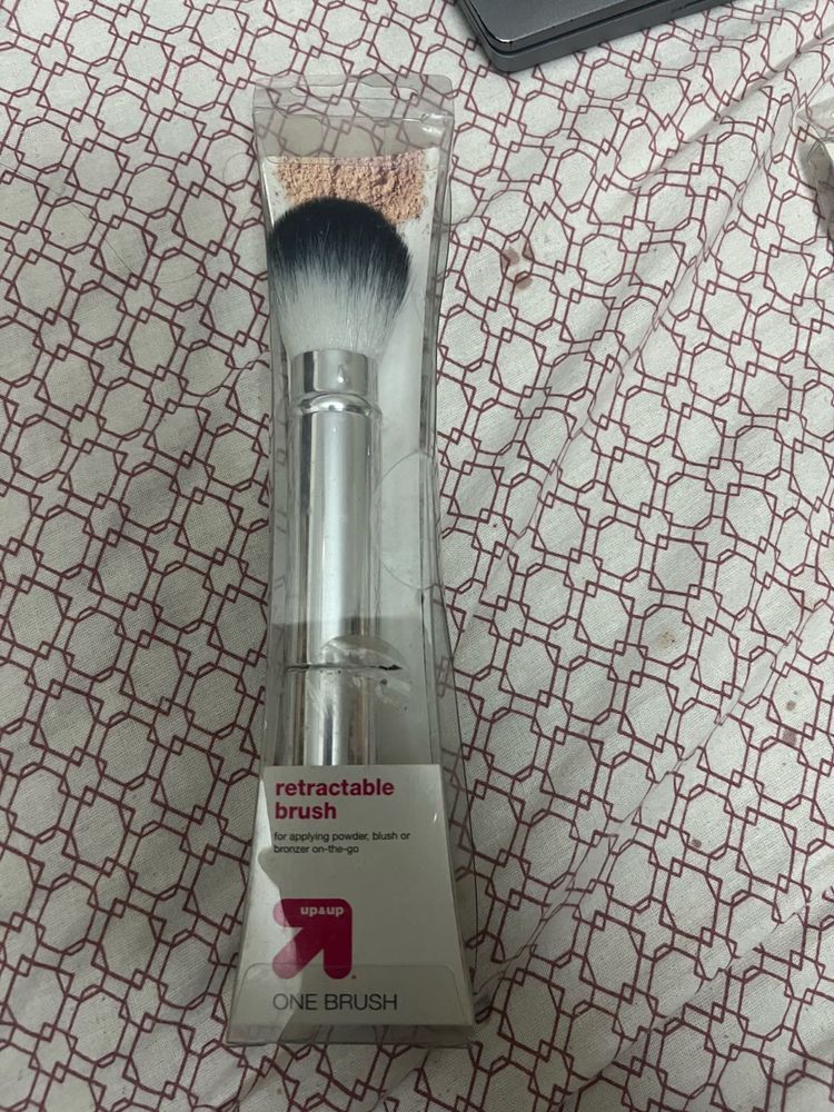 Retractable Blush Brush