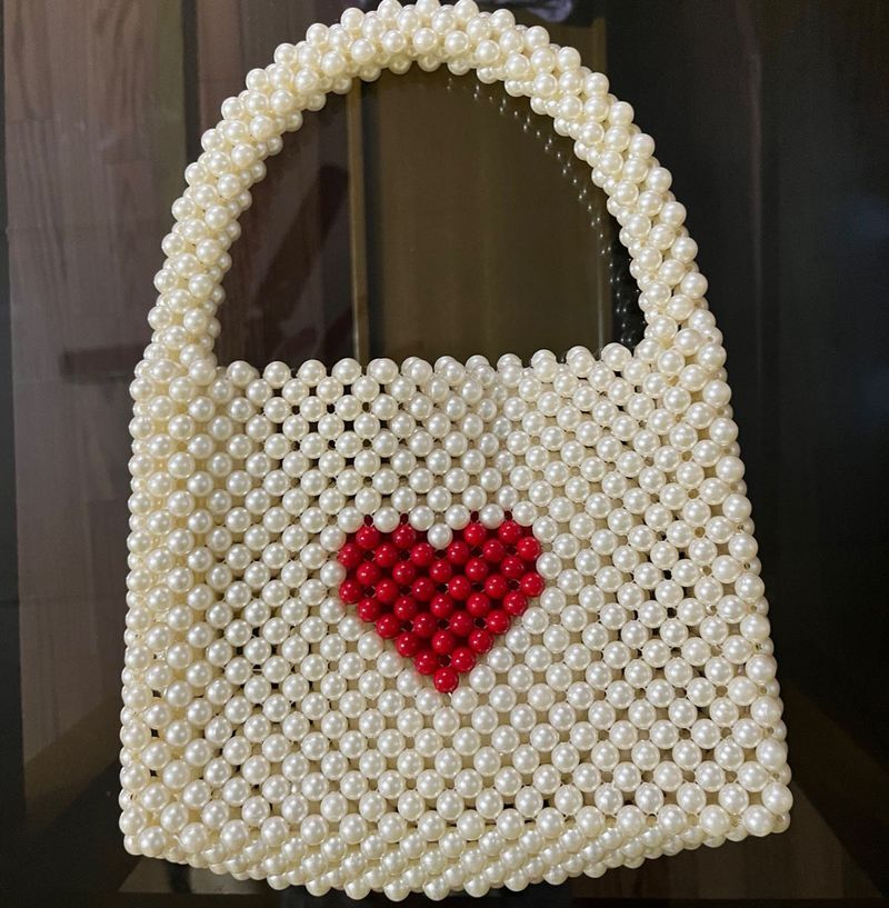 pearl beaded handbag🦢🤍❤️