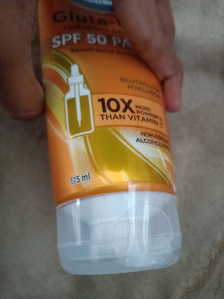 Vaseline gluta hya spf50PA+++serum sunscreen