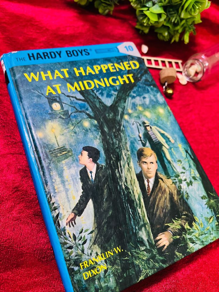 The Hardy Boys-What Happend At Midnight(hardcover)