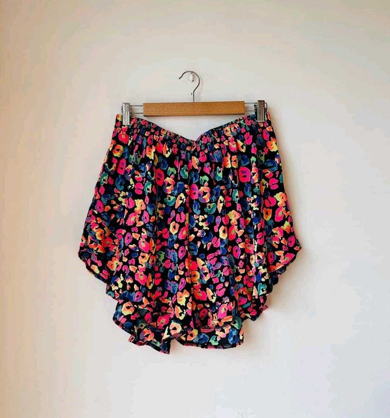 Waist 52-54 Shorts With Frill