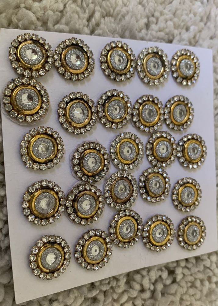 25 Piece Patch Set Rs 50