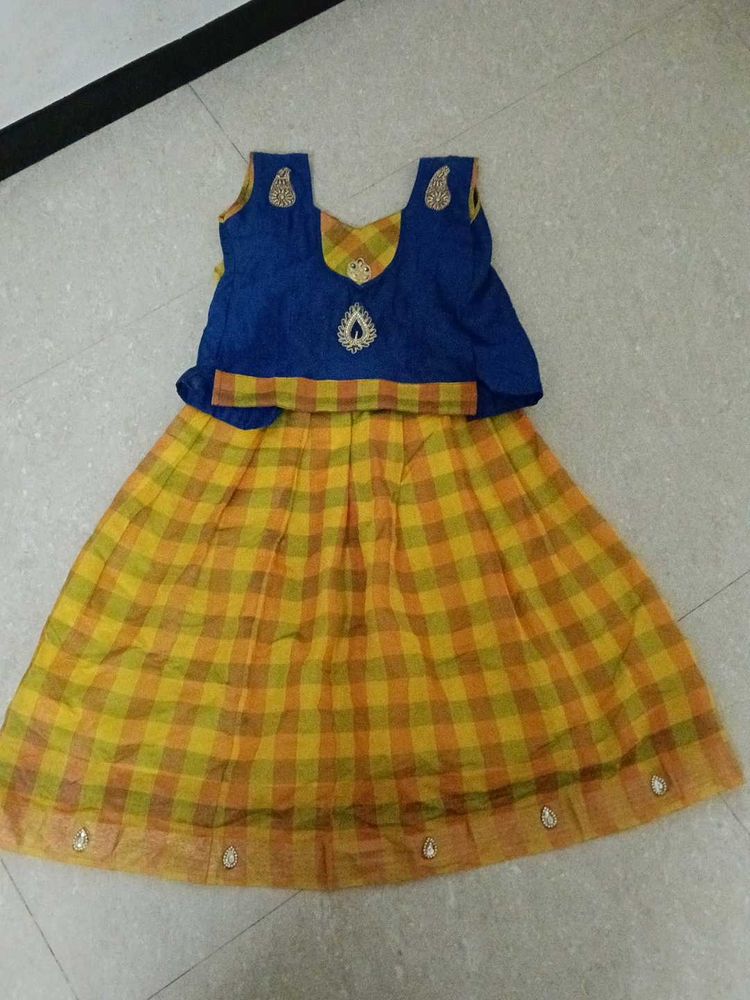 Cute Pattu Pavadai