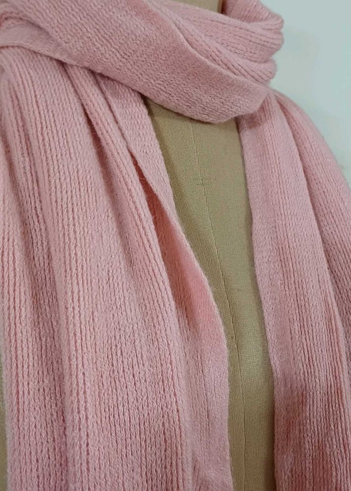 Pink kintted Scarf with fringe