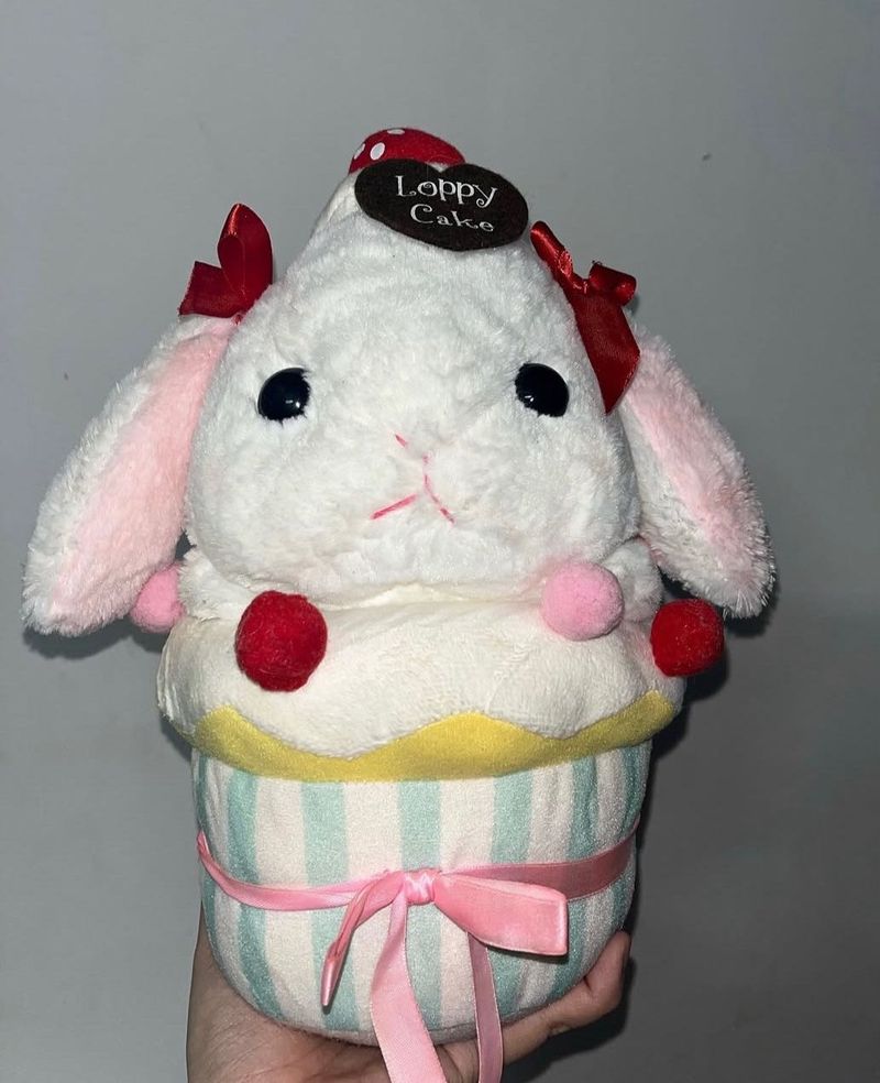 Loppy Cake Plush