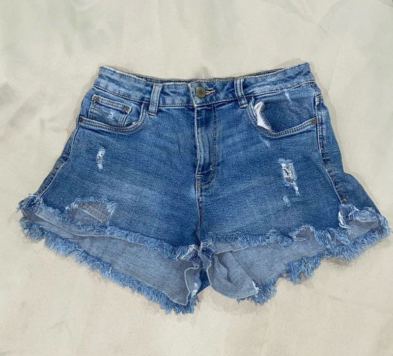 zara distressed denim shorts