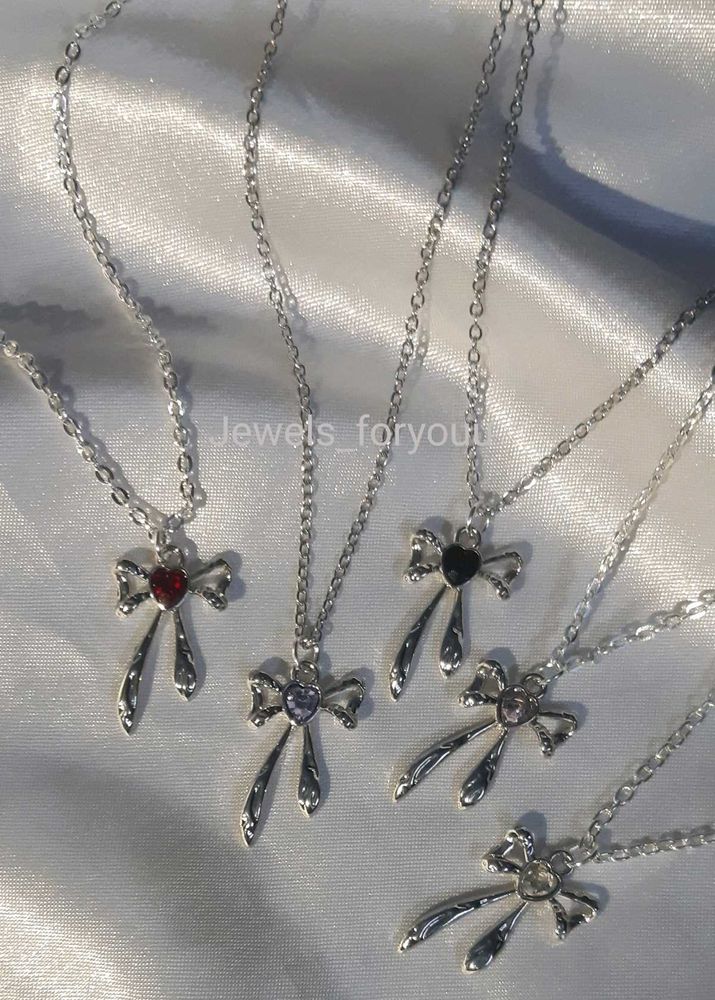 Bow Pendant Necklace