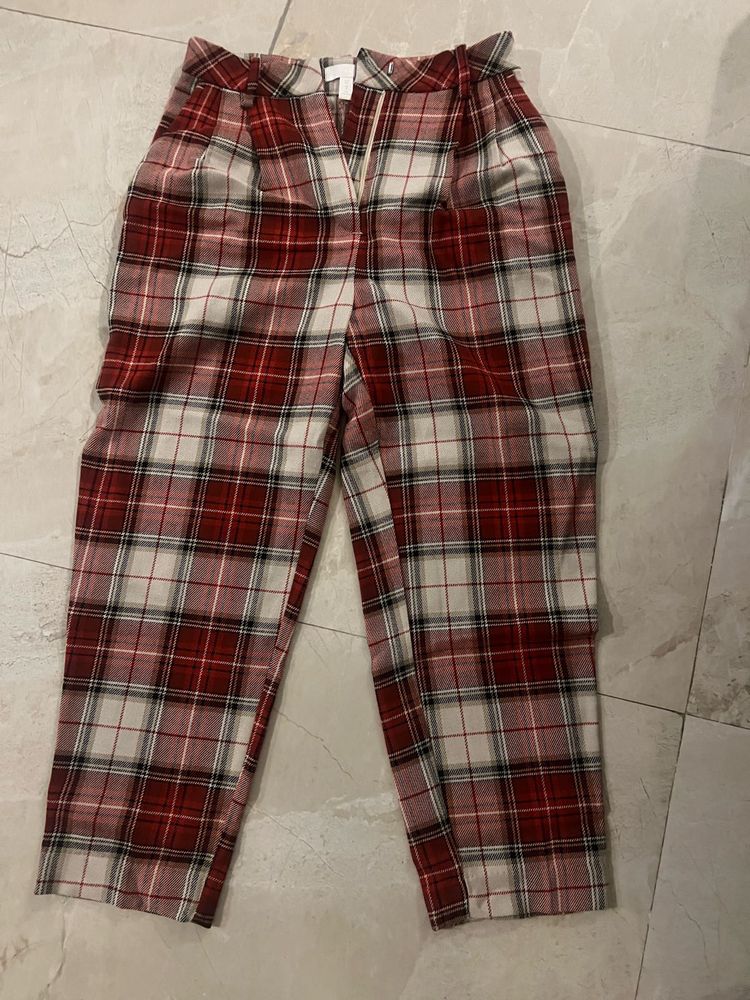 Plaid Trousers - Stylish and Unique