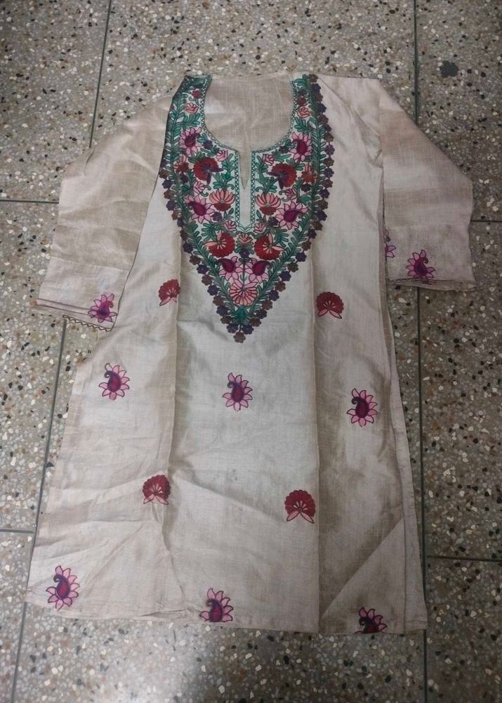 Women Silk Embroidered Kurta