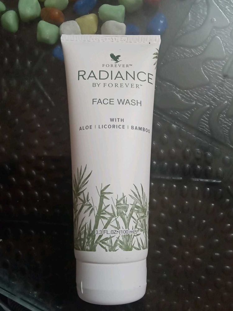 Forever Radiance Face Wash
