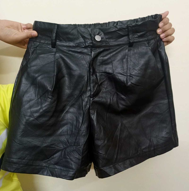 Leather Shorts🩳