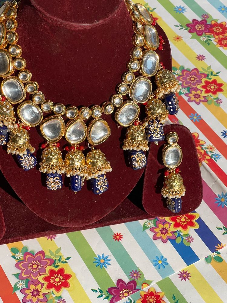 Elegant Kundan Necklace Set