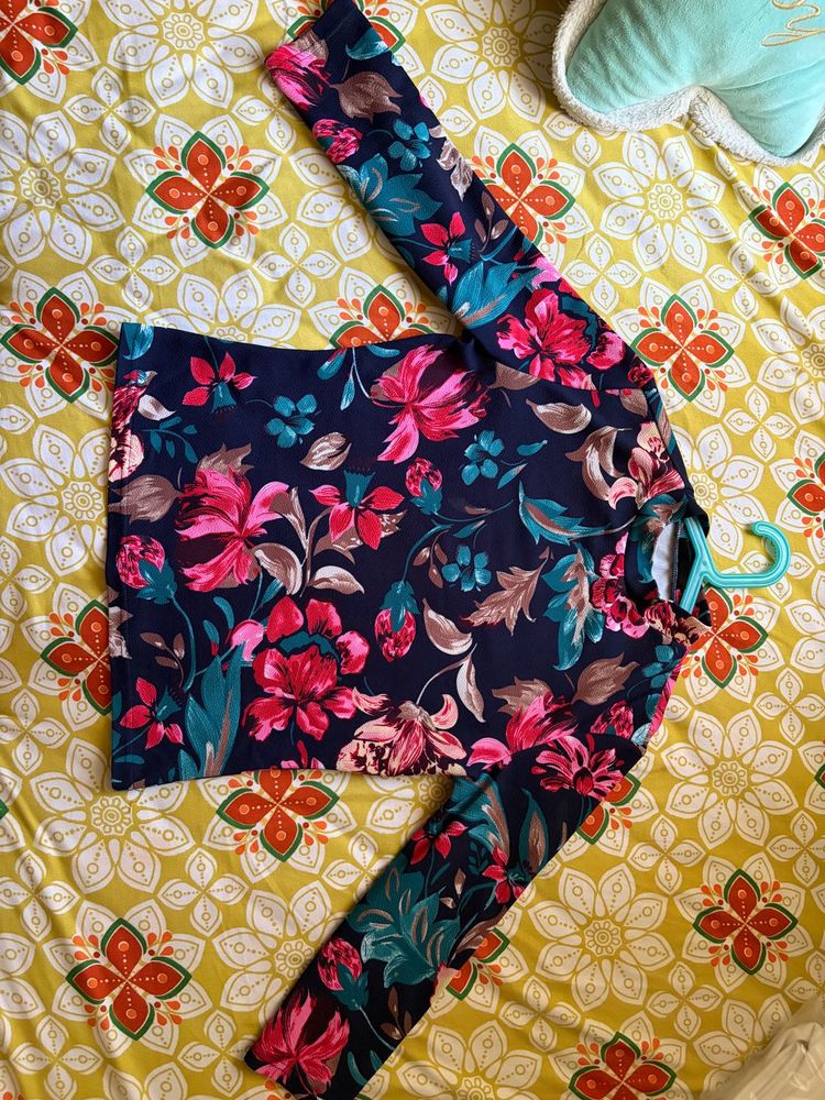 Floral Print Long Sleeve Top