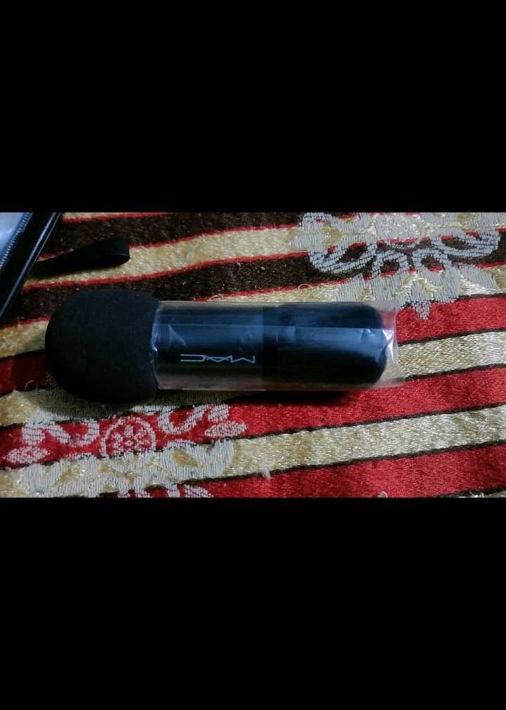MAC Brush