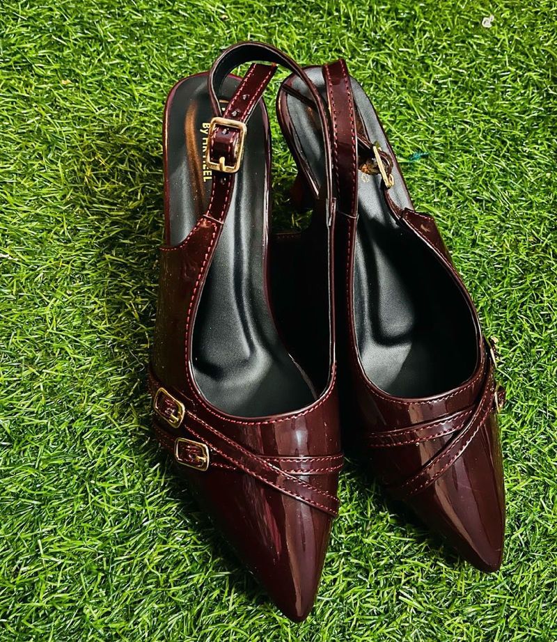Chic Slingback Heels Size Available