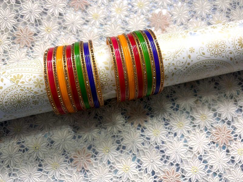 COLORFUL BANGLE SET
