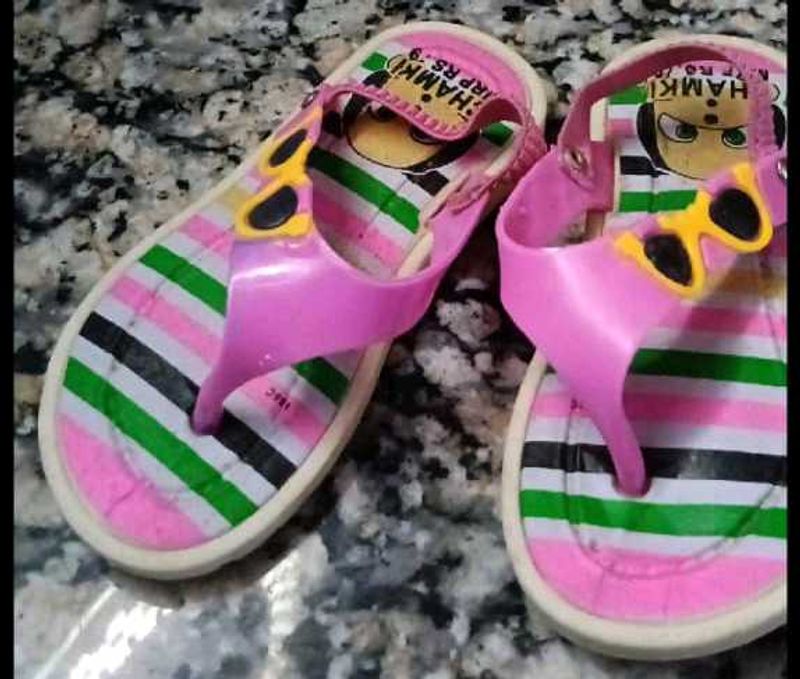PP Karne Wali Bacche Ki Chappal 😘😘😘