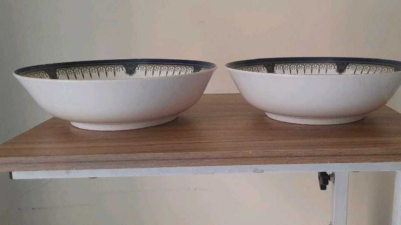 New Melamine Dishes Set Of 4pcs Plus 1Crystal Bowl