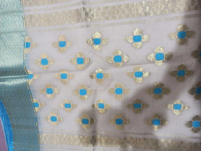 White Blue Bordr Woven Dezin Handloom Cotton Taant