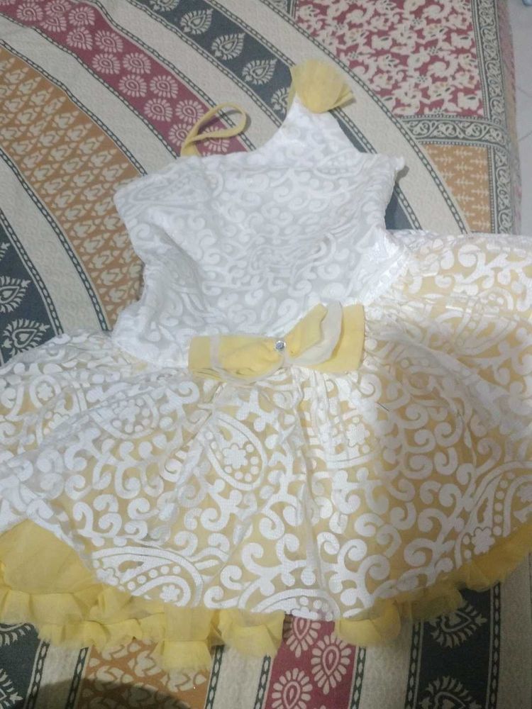 Cute Yellow &amp; White Dress