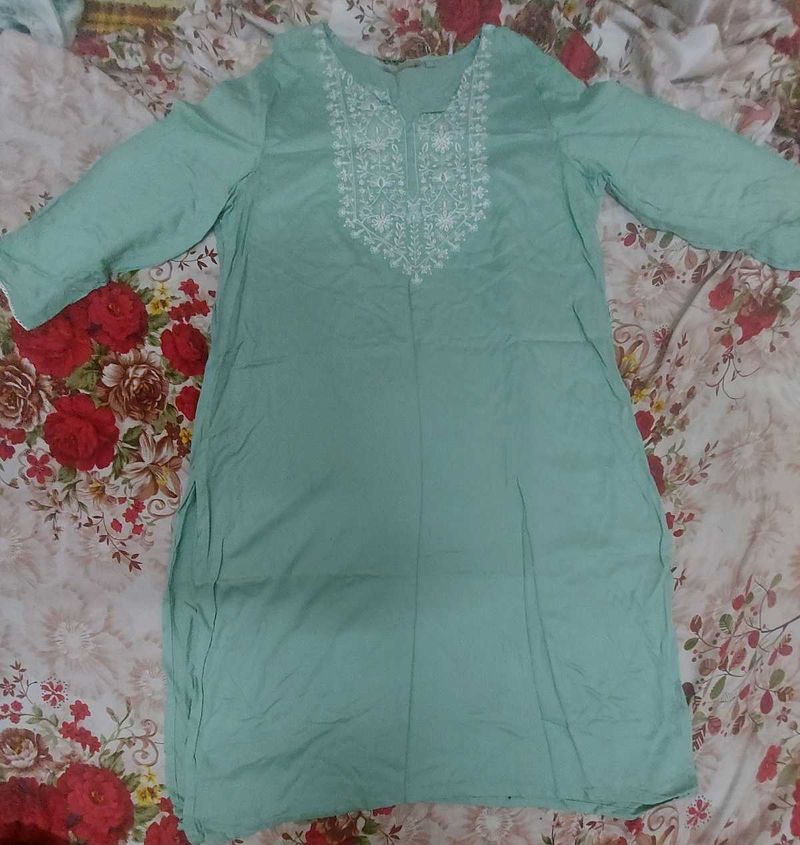 Elegant Embroidered Kurta SIZE XL