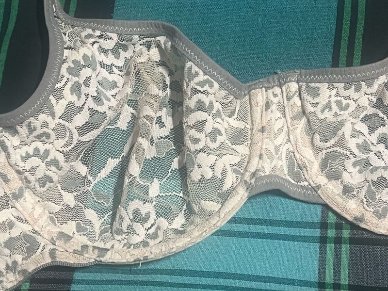 Lace bra