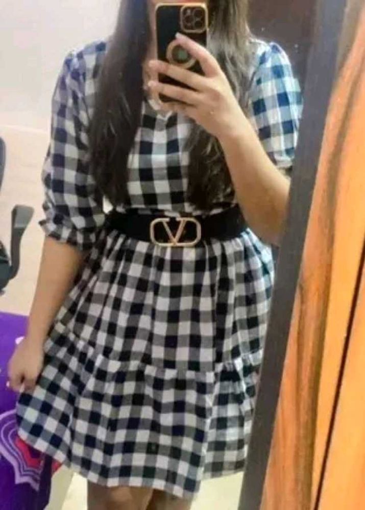 Black And White Checks Top🍸