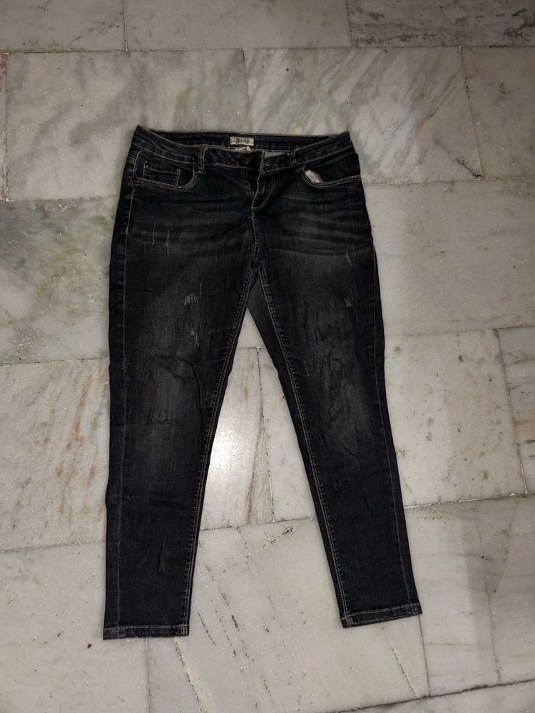 Dnmx Distressed Lightly Washed Jeans
