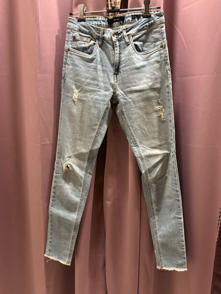 Vero Moda Ripped Light Wash Jeans