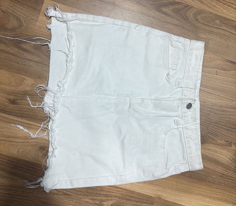 white denim skirt