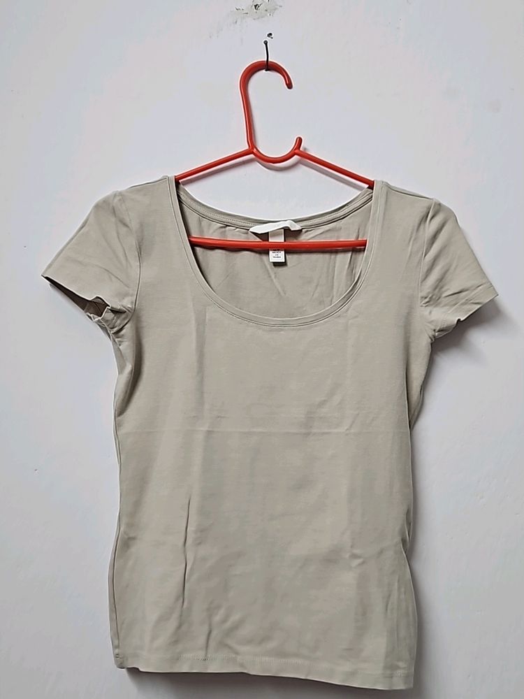 H&amp;M Tshirt
