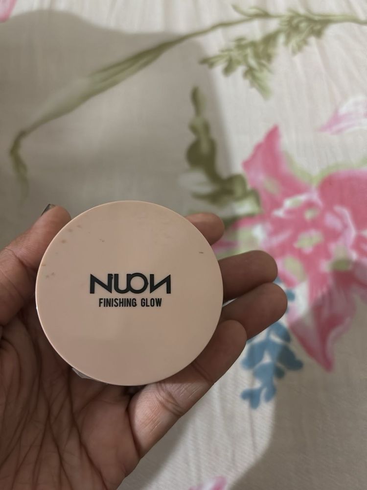NUON Finishing Glow Compact