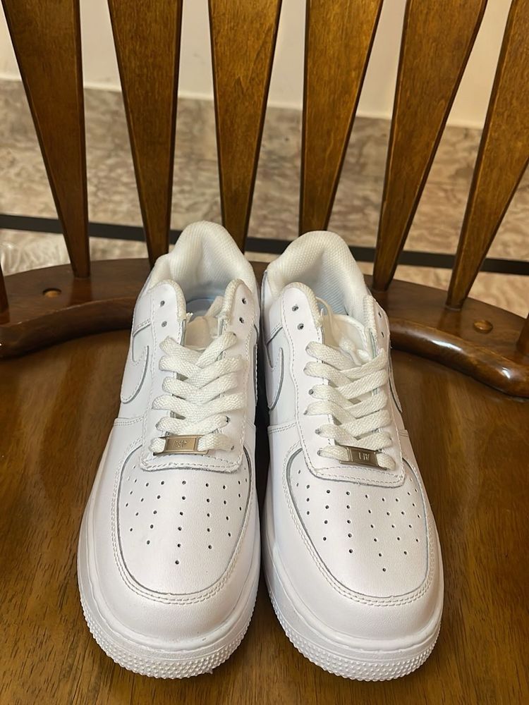 Nike Air Force 1 - Classic White Sneakers
